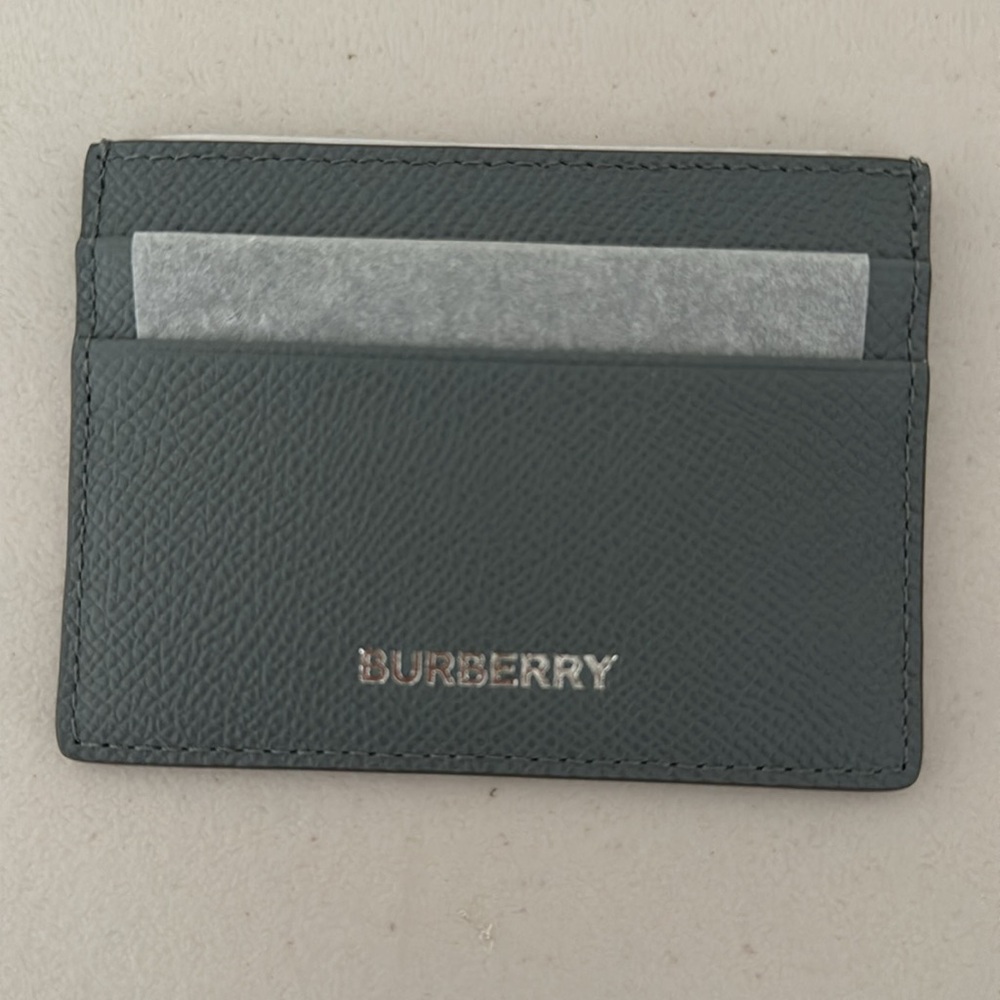 Brand new Burberry Leather Logo Outlet Card Holders